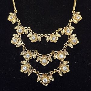 Elegant Gold Floral Necklace with Crystals